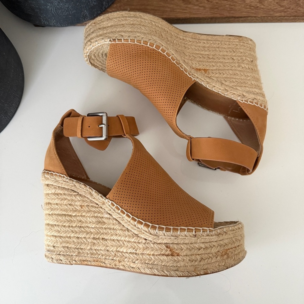 Marc fisher wedge sandals 8.5 - Picture 6 of 9